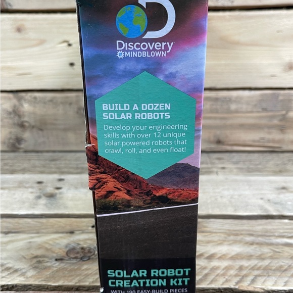 Discovery Mindblown 12 in 1 Solar Robot STEM 190 Piece Science Tech Creation Kit - Picture 2 of 13